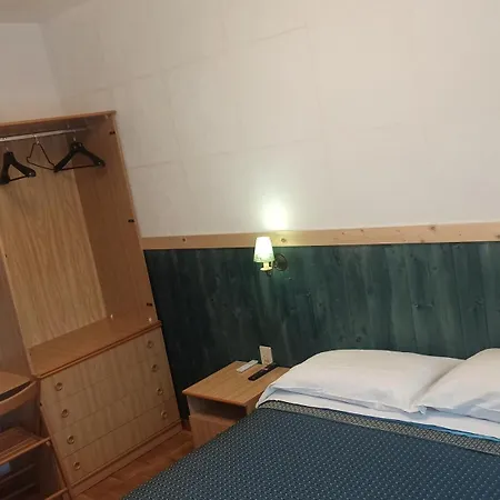 Le Rose Hotel